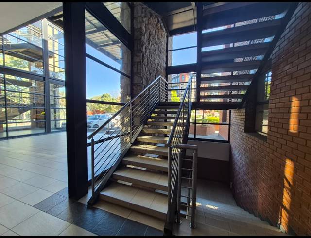 123M² OFFICE TO LET IN SANDTON CENTRAL